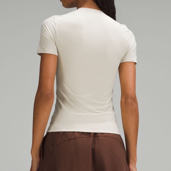 136. Lululemon Wundermost crewneck short sleeve in Mojave tan - Picture 2 of 8